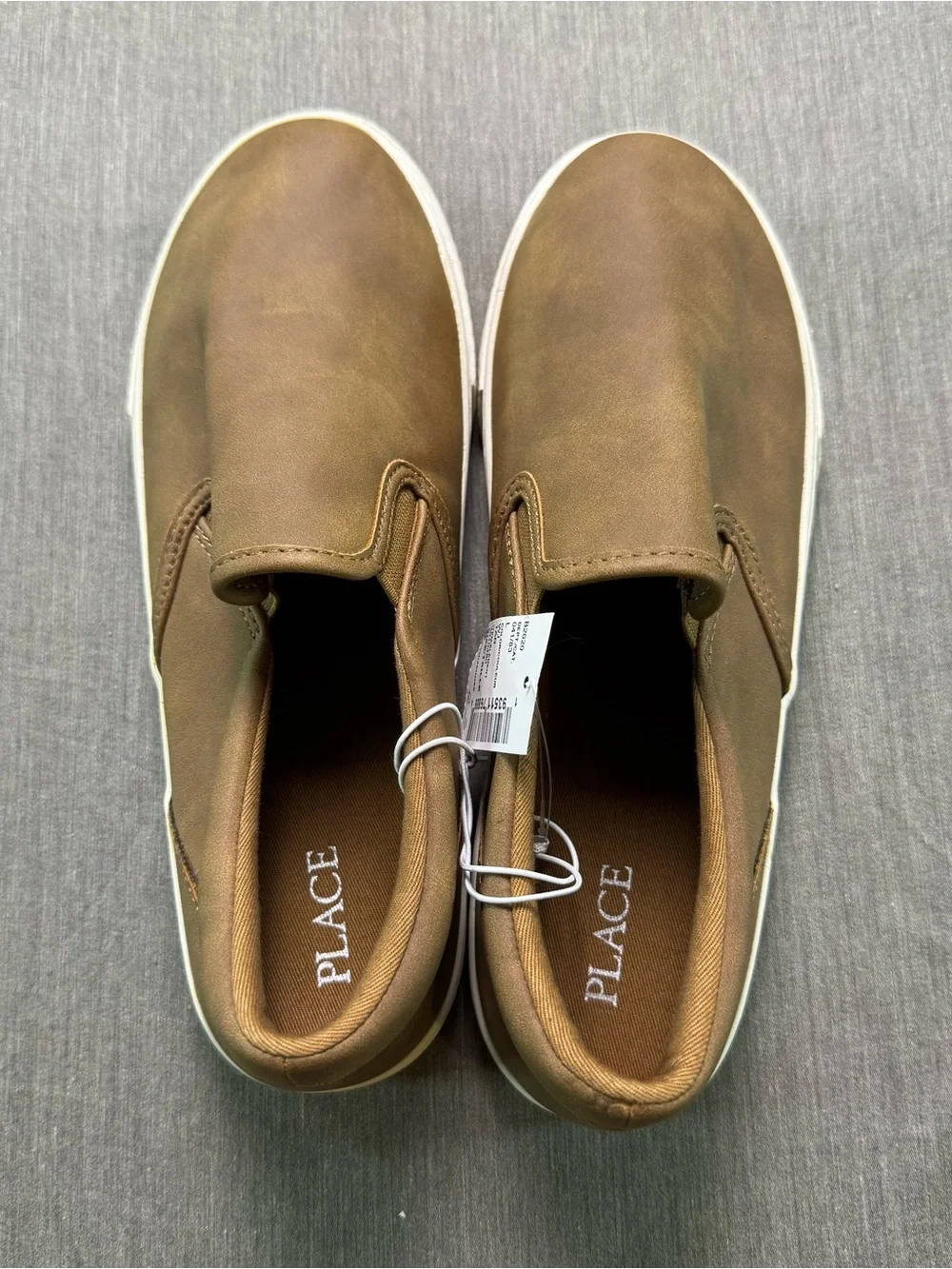 NEW The Children's Place Boys Slip On Sneakers Tan Faux Leather Shoes Size 6 Nwt